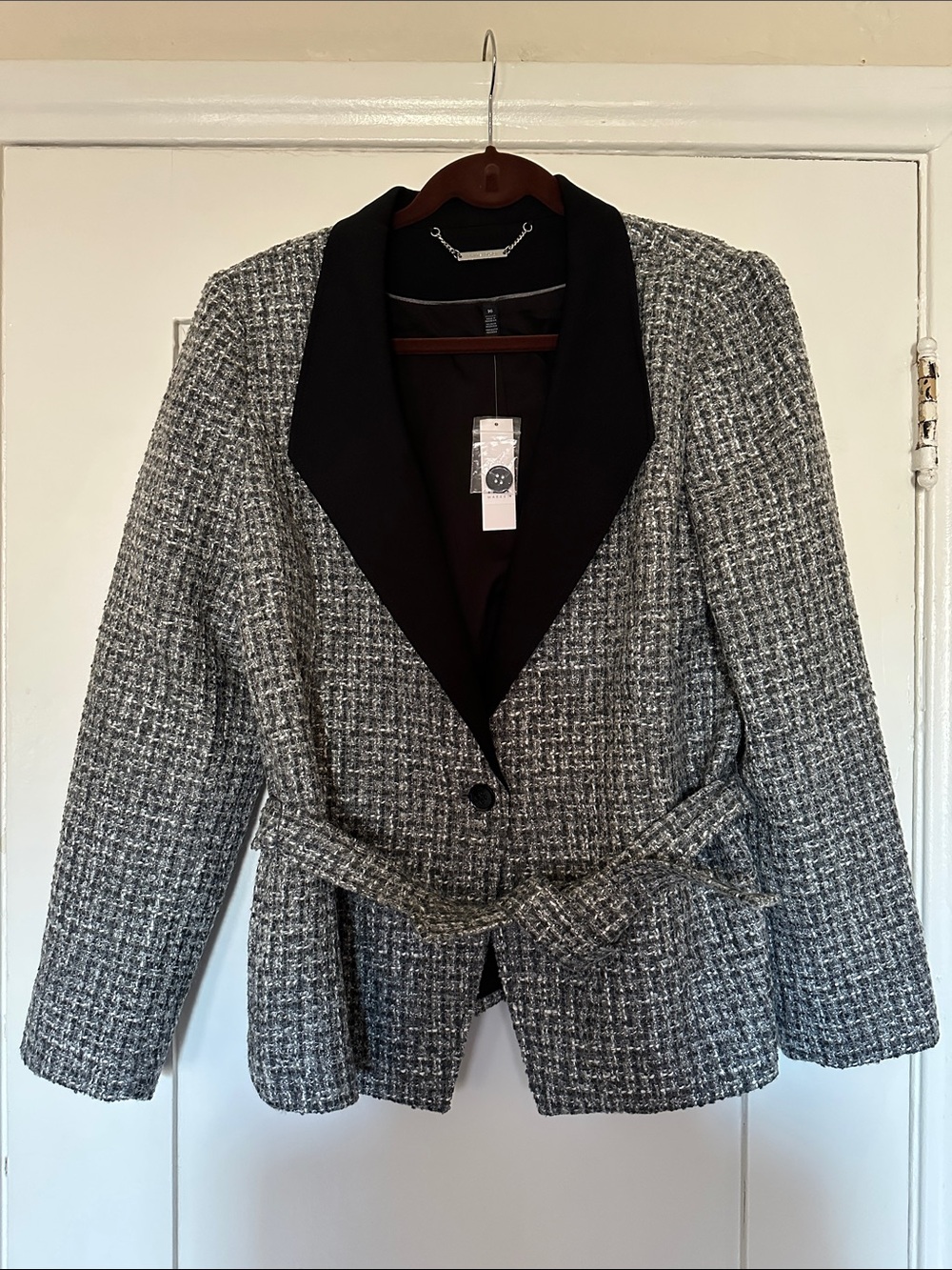 NWT’s White House Black Market Black and Gray Tweed Shawl-Collar Blazer Size 16